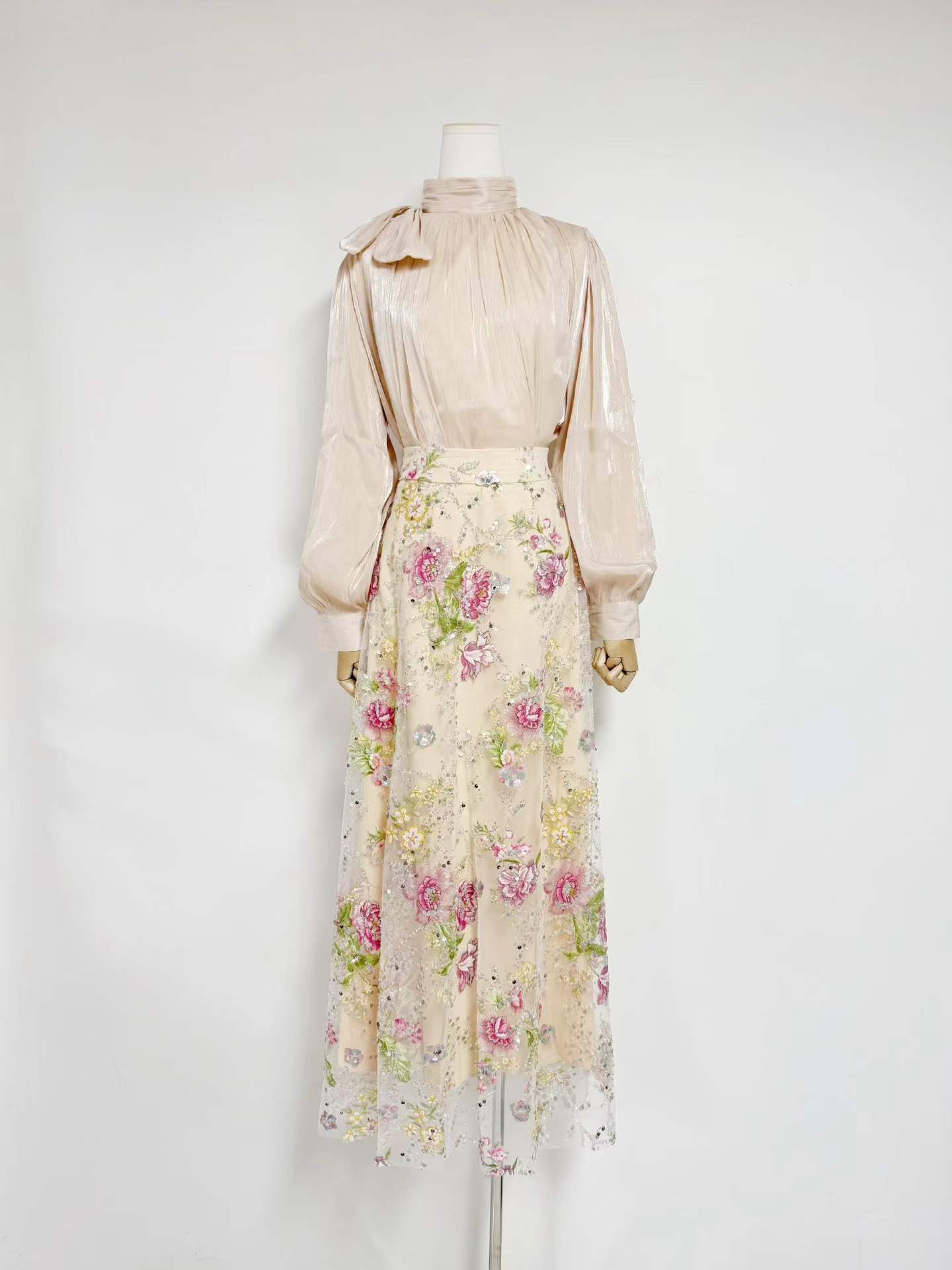 VGH Elegant Chic Black Floral  - Women Formal Blouses For Evening Wear 评论和价格